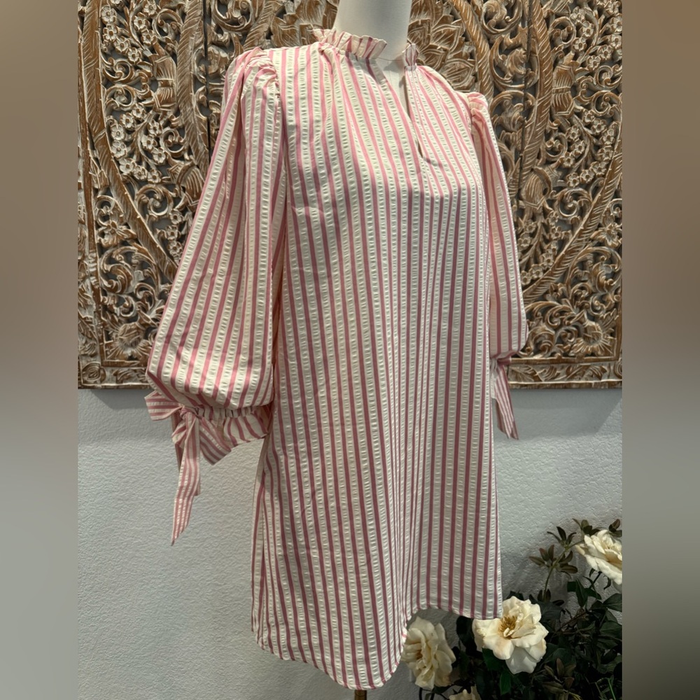 Entro White & Pink Stripe SearSucker Mini Dress, Exaggerated Balloon Sleeves - Picture 4 of 16